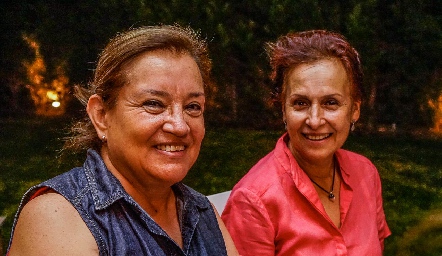  Rosy Portales y Tere González.