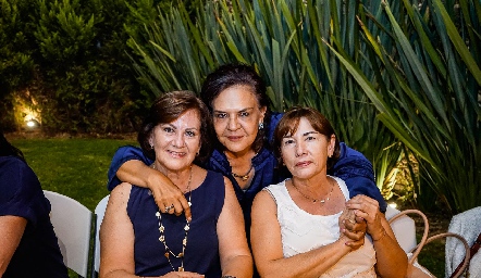  Chita Gómez, Cape Silos y Ana Aguiñaga.