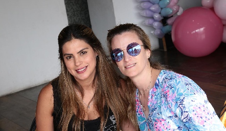  Bárbara Berrones y Cristina OCejo.