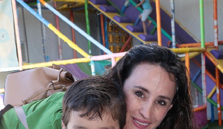  Mari  Fer Castillo y Alex Gálan.