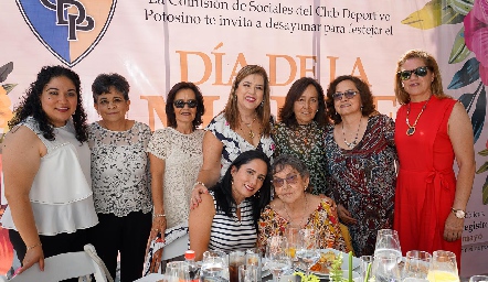  Desayuno del Día de las Madres en el Depor.