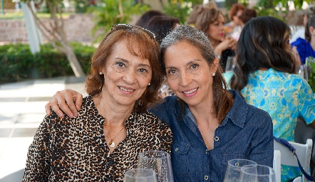  Elda Quintero y Montse Mercado.