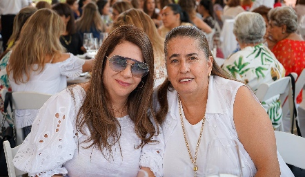  Silvia Andrade y Doris Barquin.