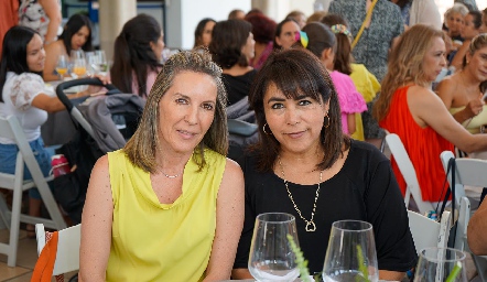  Elena Sampere y Martha López.