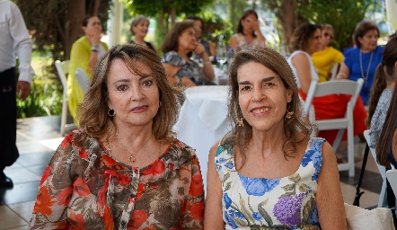   Marilú y Teresa.