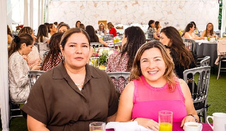 Isela Monsiváis y Alejandra Guerra.