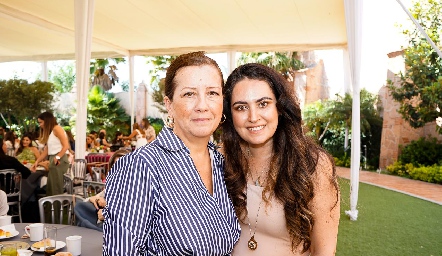 Silvia Andrade y Norma García.