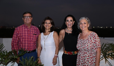  Gerardo Duarte, Martha Elena Jasso, Lorena Salas y Martha Figueroa.
