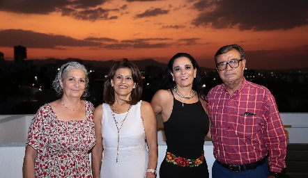  Martha Figueroa, Martha Elena Jasso, Lorena Salas y Gerardo Duarte.
