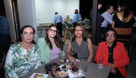  Lourdes Díaz, Ana Contreras, Olga Pérez y Ana María Delgado.