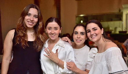 María José, Aurora, Yasira y Mirian .