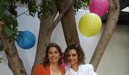  Ana Mary Villalba y Lulu Chavez.