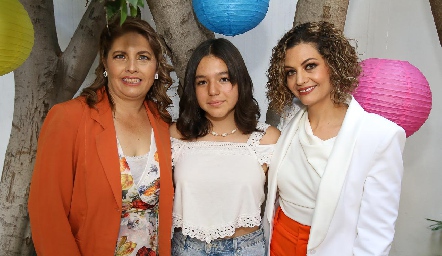  Ana Mary Villalba, Ana Paula Martinez y Lulu Chavez.