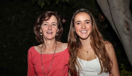  Maricarmen Bárcena con su hija María.