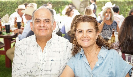Jorge Schekaiban y Beatriz Franco .