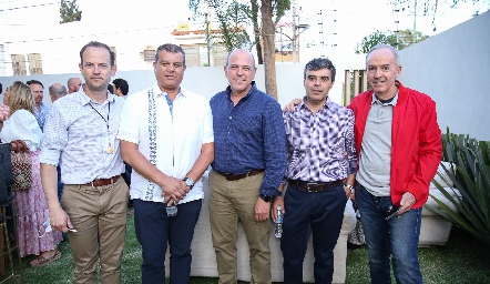 Eduardo, Arturo, Roberto, Poncho y Javier.