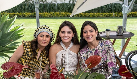  Mariela Motilla, Adriana Olmos y Maribel Rodríguez.