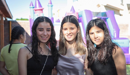  Las hermanas Daniela, Isa y María Navarro Aldrett.