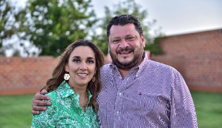  Nuria Ejarque con su esposo Luis Fernando Torrescano.