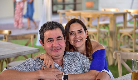  Juan Gallegos y Mariel Quevedo.