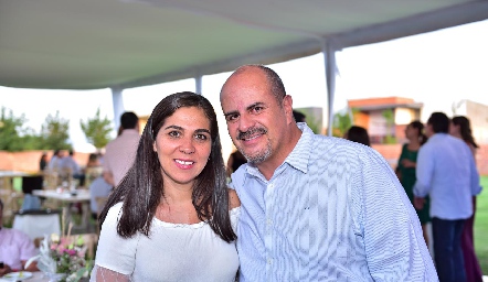  Cynthia Padilla y Gerardo Bravo .