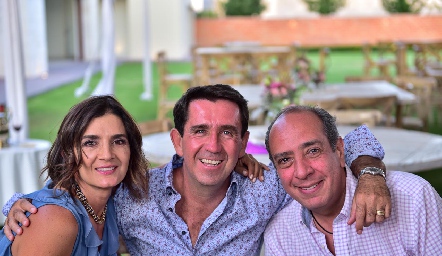  Elvira Sánchez, Manuel Espinosa y Moris Chevaile.