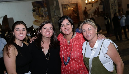  Mariana Gómez, Alejandra Saiz, Cynthia Sánchez y Marcela Navarro.