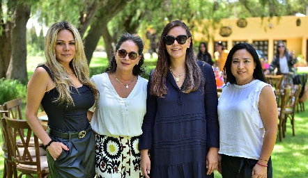  Martha Peñaflor, Roxana Rivera, Gaby Rivera y Lupita Ávalos.