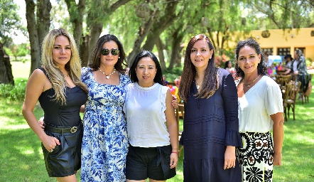  Martha Peñaflor, Elsa Lozano, Roxana Rivera, Gaby Rivera y Lupita Ávalos.