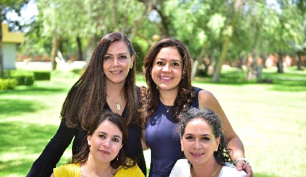 Gaby Rivera, Erika Flores, Alejandra Retes y Roxana Rivera.