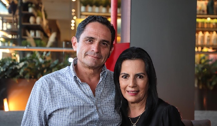  Jorge Valdivia y Lucy Martínez.