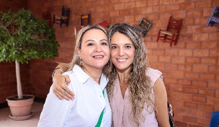  Priscila González y Mariana Gómez.