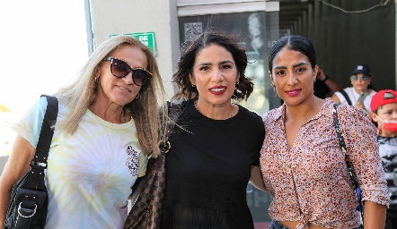  Pilar, Marina Quintá y Paty Soto.