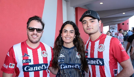  Andrés de los Santos, Macarena Villasuso y Armando Villasuso.