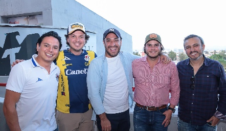 Barra Meade, Francisco Villanueva, Memo Rivera, Santiago Rosillo y Beto Leal.