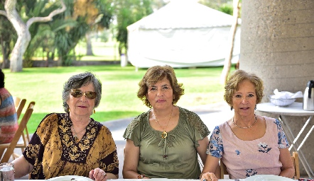  Maru Ugalde, Roxana Delgado y Martha Elena Garza .