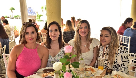  Violeta, Andréa, Valeria y Marielena .