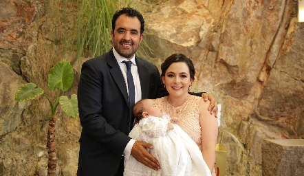  Mauricio Romo y Susana Lozano con su hija Alena.