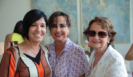  Silvia Noriega, Mary Cambeses y Menchus.