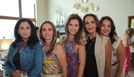  Verónica Conde, Marcela Alcalde, Sigrid Werge, Cristina Villalobos y Adriana Calderón.
