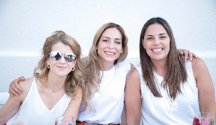  Lucia del Rincón, Cecilia Martínez y Daniela Cambeses .