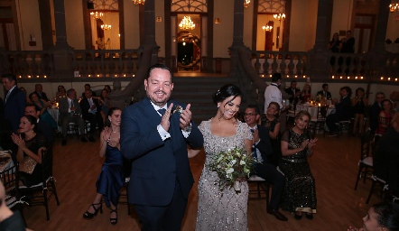  Ramón Meade y Alejandra Martínez en su boda.