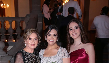  Mary Nieto, Alejandra Martínez y María Elena Martínez.