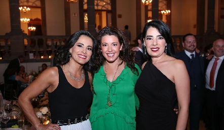  Anilú Enríquez, Cristina Puga y Beatriz Canseco.