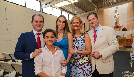  Miguel Valladares, Santiago Leiva, Lucía Hernández, Marisol Eichelmann y Jorge Leiva.