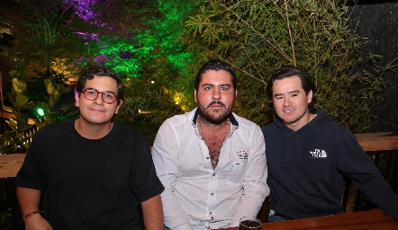  Rodrigo Villasana, Toro Gómez y Santiago Guevara.