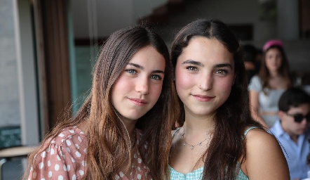  Alexa Pizzuto y Camila del Bosque.