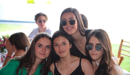  Camila Bárcena, María Heredia, Isabel Gutiérrez y Farah Fontes.