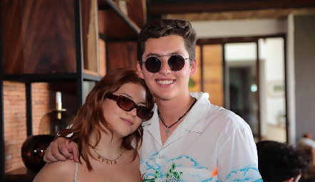  María Cuéllar y Charlie Noa .