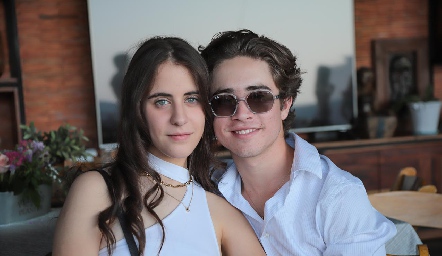  Farah Fontes y Juan Pablo Abaroa .